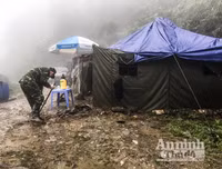 [ẢNH] Xúc động chuyện những người lính căng mình trước sương gió biên cương ngăn dịch Covid -19