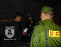 [ẢNH] Sau trận cầu Việt Nam - Thái Lan: Cảnh sát 141 thể hiện bản lĩnh, kiên quyết