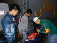 [ẢNH] Sau trận cầu Việt Nam - Thái Lan: Cảnh sát 141 thể hiện bản lĩnh, kiên quyết