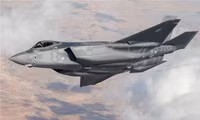 [ẢNH] Tiêm kích F-35 Mỹ ào ạt 