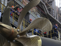 [ẢNH] Nga hạ thủy tàu ngầm tấn công diesel-điện Kilo 636.3 