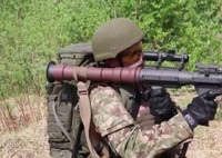 [ẢNH] Nga giật mình khi Mỹ âm thầm chuyển sát thần diệt tăng nguy hiểm hơn Javelin cho Ukraine