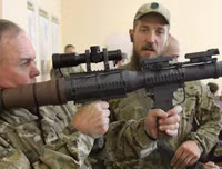 [ẢNH] Nga giật mình khi Mỹ âm thầm chuyển sát thần diệt tăng nguy hiểm hơn Javelin cho Ukraine