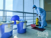 [ẢNH] Ngày 27-2 đặc biệt của các bác sỹ Công an Thủ đô nơi tuyến đầu phòng dịch Covid - 19