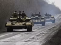 [ẢNH] Hơn 1.000 xe tăng Nga áp sát biên giới gia tăng sức ép lên Ukraine