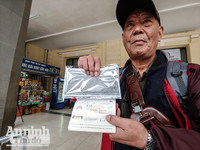 [ẢNH] Công an Thủ đô tham gia phát miễn phí 75.000 khẩu trang phòng dịch Corona