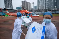 [ẢNH] Hà Lan thu hồi khẩu trang, Tây Ban Nha trả bộ kit Trung Quốc kém chất lượng