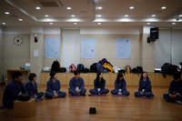 [ẢNH] Người Hàn Quốc trả tiền vào tù để được tự do, thoát khỏi mệt mỏi vì cuộc sống hàng ngày