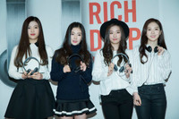 [ẢNH] Vẻ đẹp long lanh gợi cảm của các kiều nữ Hàn Quốc sang Triều Tiên biểu diễn