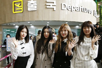 [ẢNH] Vẻ đẹp long lanh gợi cảm của các kiều nữ Hàn Quốc sang Triều Tiên biểu diễn