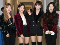 [ẢNH] Vẻ đẹp long lanh gợi cảm của các kiều nữ Hàn Quốc sang Triều Tiên biểu diễn