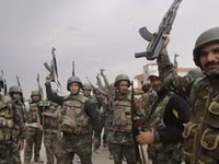 [ẢNH] Quân đội Syria bất ngờ thua bỏ cả xe tăng chạy khỏi một số vị trí tại tử địa Đông Ghouta