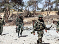 [ẢNH] Quân đội Syria bất ngờ thua bỏ cả xe tăng chạy khỏi một số vị trí tại tử địa Đông Ghouta