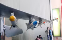 [ẢNH] Trung Quốc khoe tên lửa chống radar sao chép vượt trội bản gốc của Nga