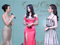 Huyền My khoe vai trần, Tiểu Vy diện váy xẻ táo bạo