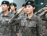 [ẢNH] Đổ rạp trước vẻ đẹp hút hồn của nữ đặc nhiệm Hàn Quốc