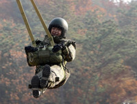 [ẢNH] Đổ rạp trước vẻ đẹp hút hồn của nữ đặc nhiệm Hàn Quốc