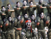 [ẢNH] Đổ rạp trước vẻ đẹp hút hồn của nữ đặc nhiệm Hàn Quốc