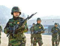 [ẢNH] Đổ rạp trước vẻ đẹp hút hồn của nữ đặc nhiệm Hàn Quốc