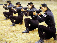 [ẢNH] Đổ rạp trước vẻ đẹp hút hồn của nữ đặc nhiệm Hàn Quốc