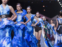 Trò cưng của NTK nổi tiếng Cory Trần thành công với BST đầu tay 