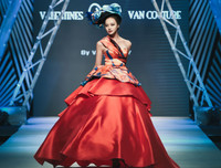 Trò cưng của NTK nổi tiếng Cory Trần thành công với BST đầu tay 