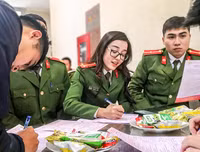 [ẢNH] Ấn tượng mạnh với hình ảnh nữ Công an Thủ đô hiến máu cứu người