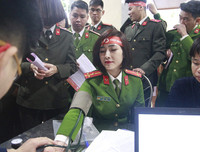 [ẢNH] Ấn tượng mạnh với hình ảnh nữ Công an Thủ đô hiến máu cứu người