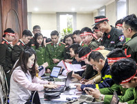 [ẢNH] Ấn tượng mạnh với hình ảnh nữ Công an Thủ đô hiến máu cứu người