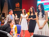 [ẢNH] Ấn tượng mạnh với hình ảnh nữ Công an Thủ đô hiến máu cứu người