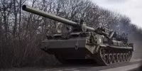 [ẢNH] Sau T-72B và Pantsir-S1, đến lượt pháo tự hành 2S7 Pion Nga đổ lật nhào khi hành quân