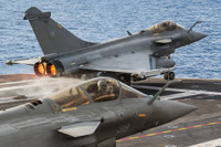 [ẢNH] Tàu sân bay Pháp bất ngờ tiếp cận Syria ở khoảng cách 