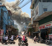 [Ảnh] Hiện trường vụ cháy 7 xưởng sản xuất gỗ ở Thạch Thất