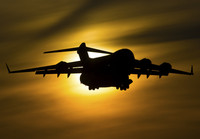 [ẢNH] Máy bay vận tải khổng lồ C-17 đưa quân nhân Việt Nam đi làm nhiệm vụ ở Nam Sudan