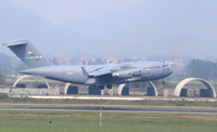 [ẢNH] Máy bay vận tải khổng lồ C-17 đưa quân nhân Việt Nam đi làm nhiệm vụ ở Nam Sudan