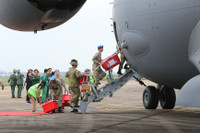 [ẢNH] Máy bay vận tải khổng lồ C-17 đưa quân nhân Việt Nam đi làm nhiệm vụ ở Nam Sudan