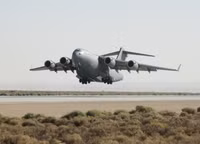 [ẢNH] Máy bay vận tải khổng lồ C-17 đưa quân nhân Việt Nam đi làm nhiệm vụ ở Nam Sudan