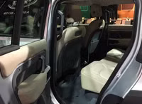 [ẢNH] Xe off-road huyền thoại Land Rover Defender ra mắt đầy ấn tượng