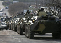 [ẢNH] Xe tăng Ukraine rầm rập tiến về cảng Mariupol khi căng thẳng gia tăng