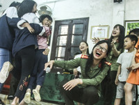 Sẻ chia yêu thương với trẻ em kém may mắn