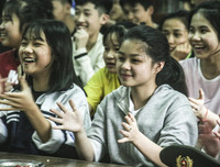 Sẻ chia yêu thương với trẻ em kém may mắn