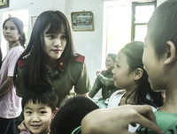 Sẻ chia yêu thương với trẻ em kém may mắn