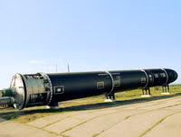 [ẢNH] Mỹ và Nga từng gây áp lực bắt Ukraine phá hủy kho vũ khí hạt nhân