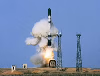 [ẢNH] Mỹ và Nga từng gây áp lực bắt Ukraine phá hủy kho vũ khí hạt nhân