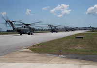 [ẢNH] 500 lính thủy đánh bộ Mỹ đổ bộ ào ạt từ trực thăng đắt hơn F-35