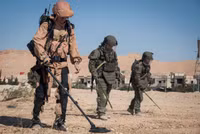 [ẢNH] Đoàn xe tuần tra quân cảnh Nga bị trúng mìn tại Daraa, Syria