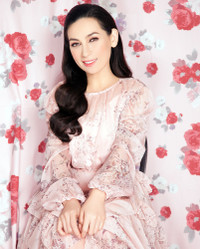 Ca sĩ Phi Nhung: Tôi không muốn làm con rối trong tay đại gia