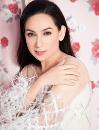 Ca sĩ Phi Nhung: Tôi không muốn làm con rối trong tay đại gia