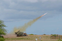 [ẢNH] Chiến hạm siêu dị Mỹ bất ngờ phóng sát thủ diệt hạm mạnh nhất thế giới gần biển Đông