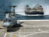 [ẢNH] Mỹ bất ngờ điều thêm tàu đổ bộ khổng lồ áp sát Iran